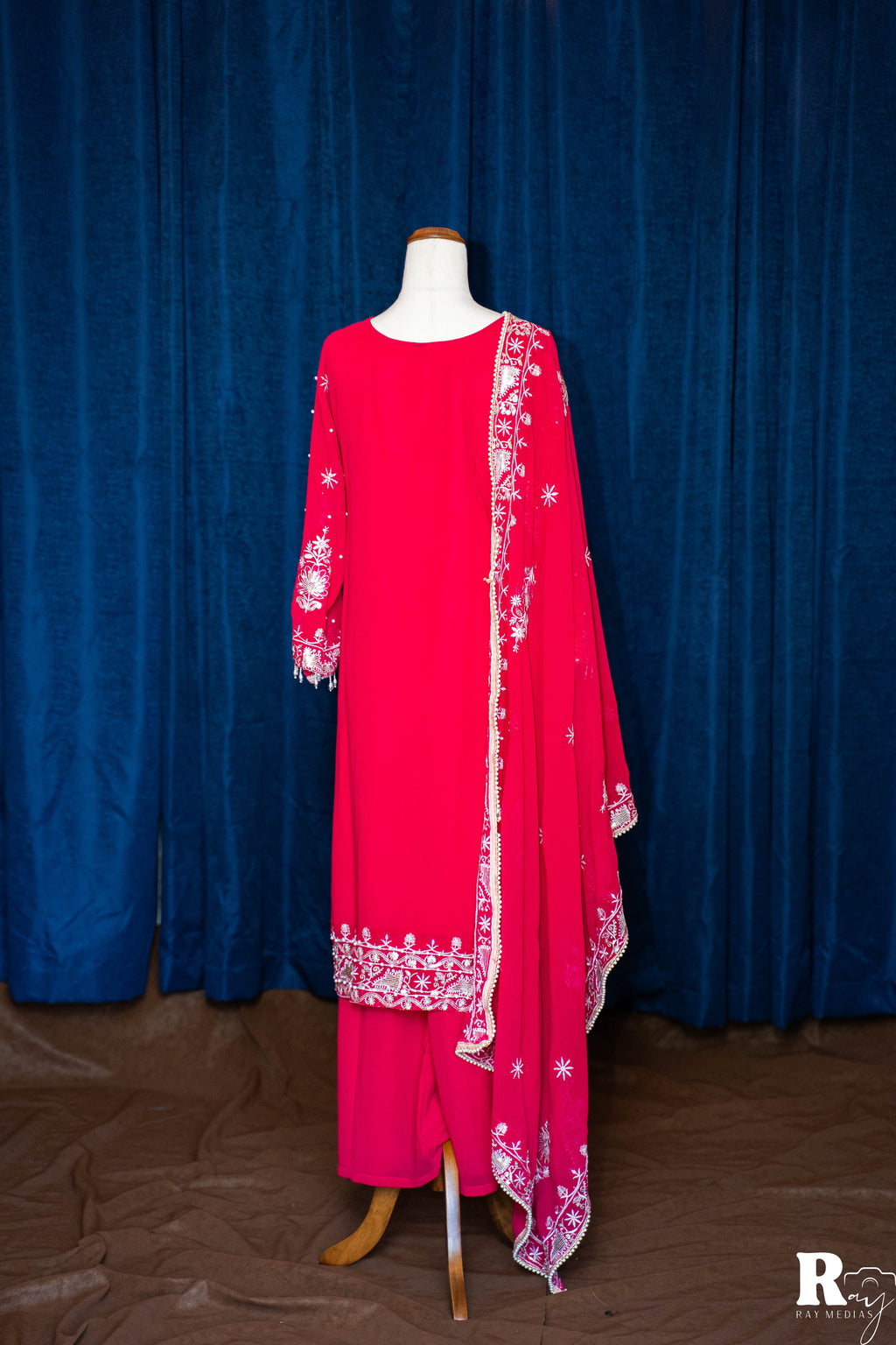 HAND EMBROIDERY PAKISTANI KURTHA SET