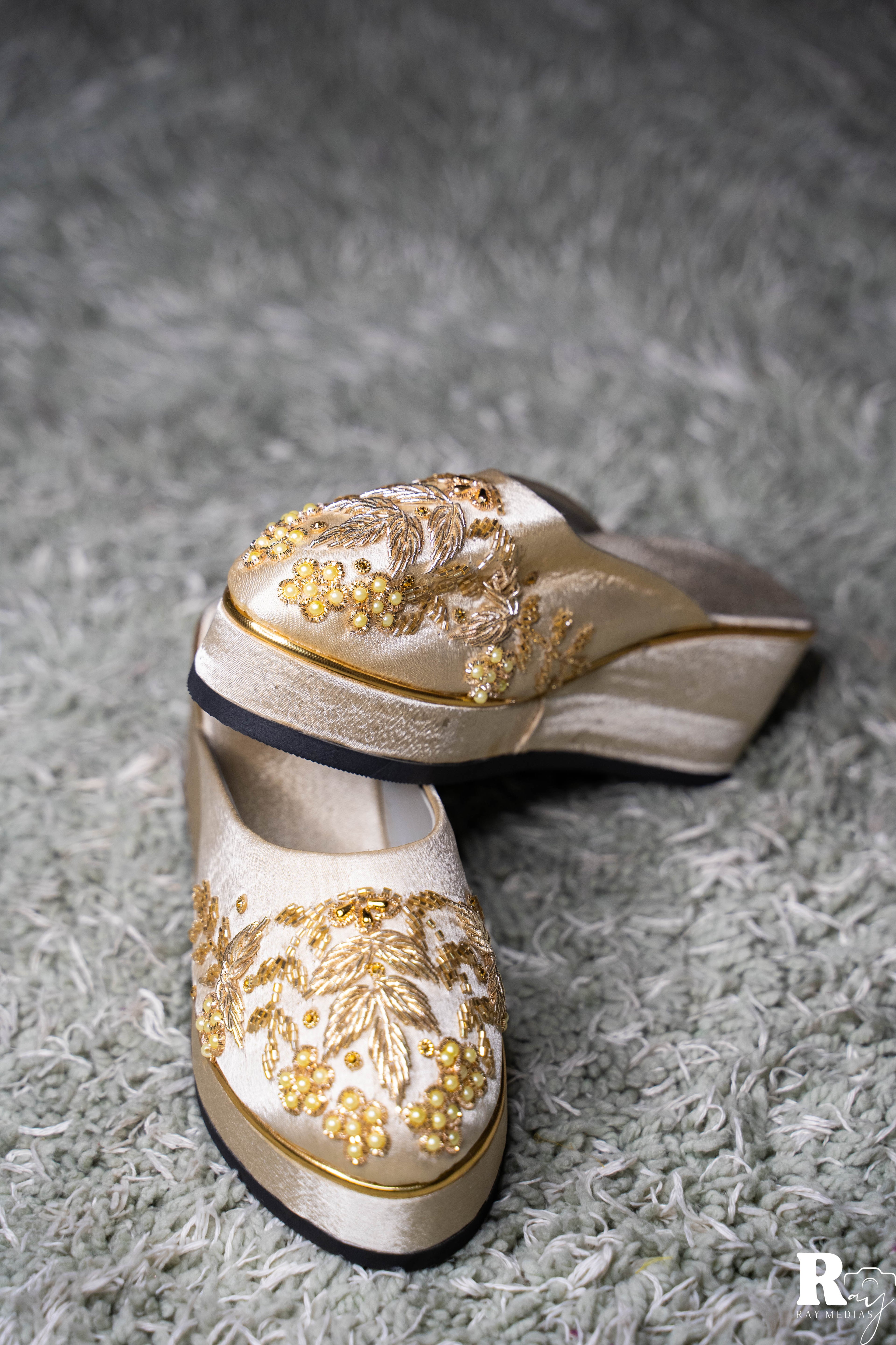 GOLDEN JUTTI